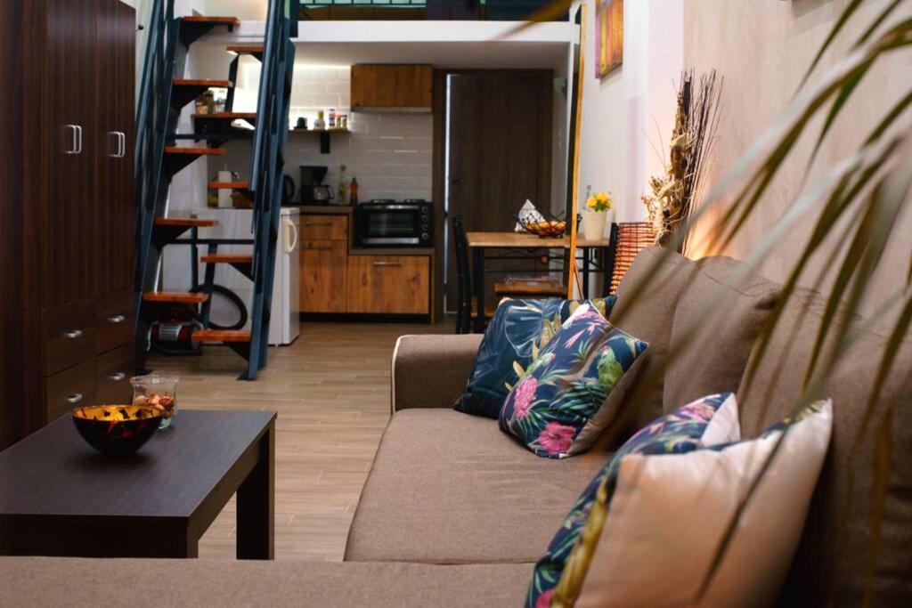 Ferienwohnung Στούντιο Στο Κέντρο Της Πόλης. Volos Exterior foto